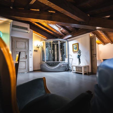 Hotel La Tavola Rotonda Cortemaggiore ภายนอก รูปภาพ