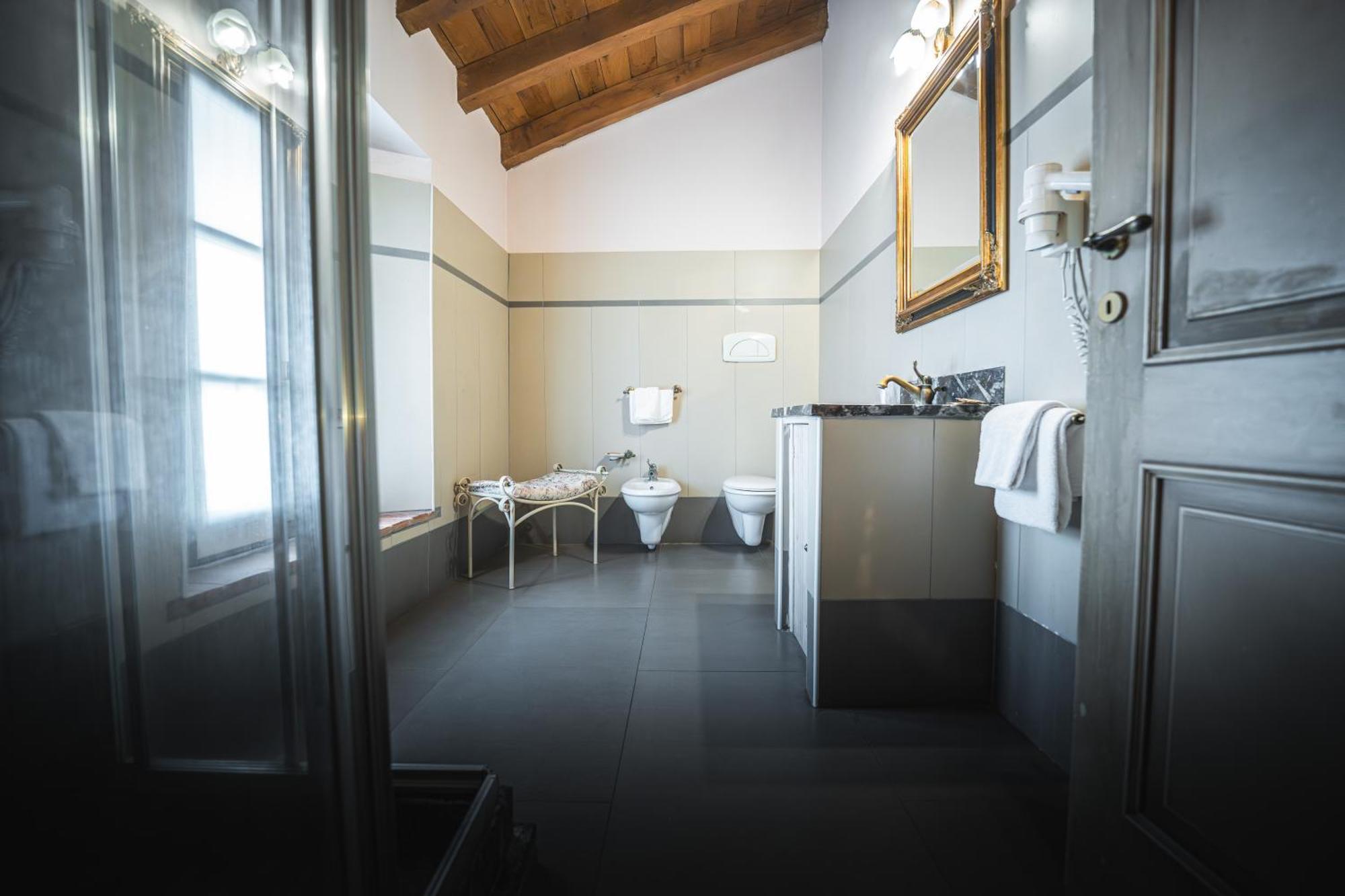 Hotel La Tavola Rotonda Cortemaggiore ห้อง รูปภาพ