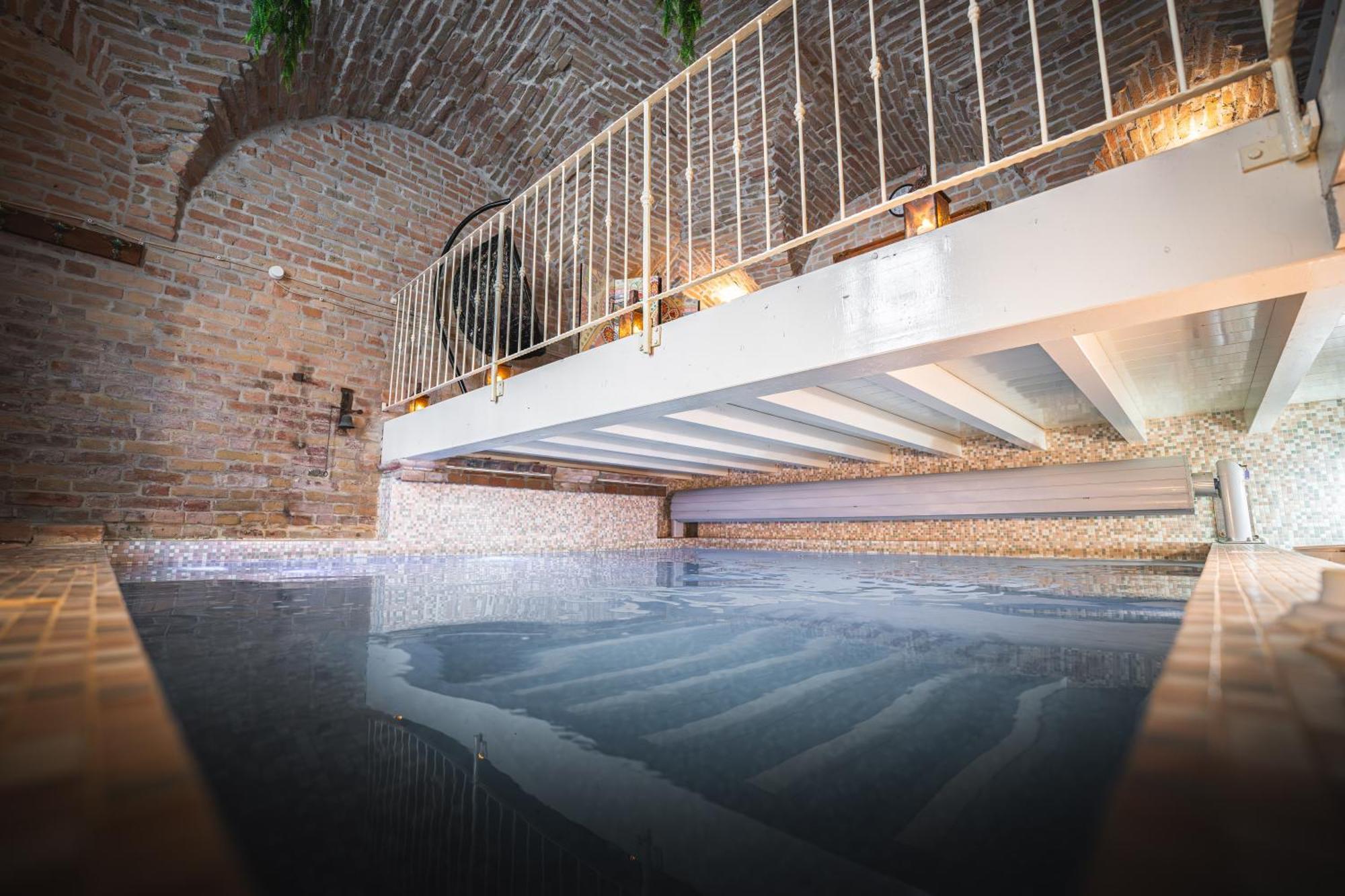 Hotel La Tavola Rotonda Cortemaggiore ภายนอก รูปภาพ