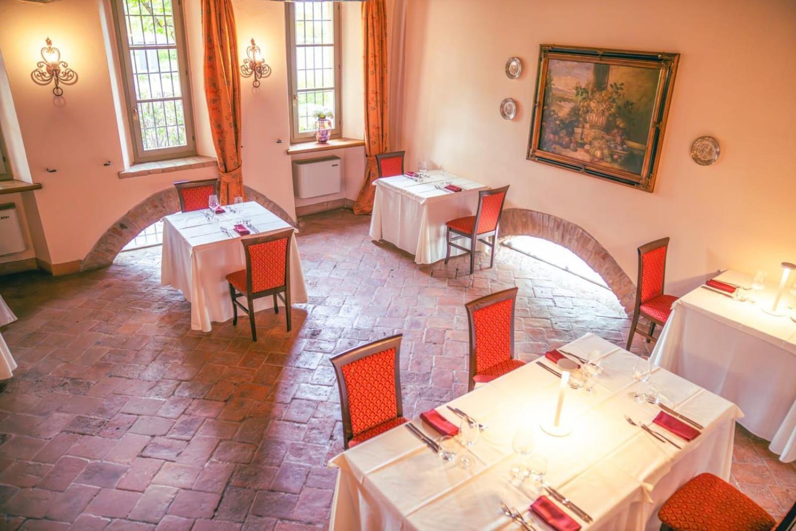 Hotel La Tavola Rotonda Cortemaggiore ภายนอก รูปภาพ