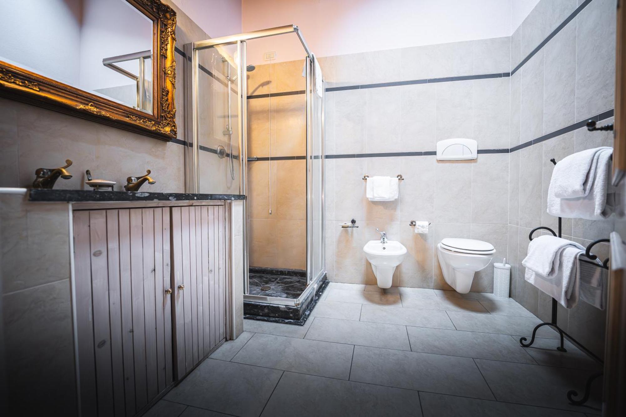 Hotel La Tavola Rotonda Cortemaggiore ห้อง รูปภาพ