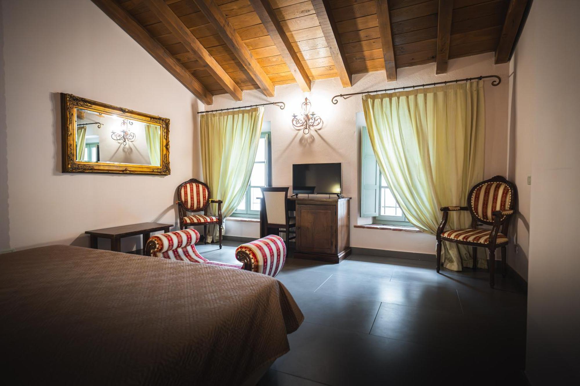 Hotel La Tavola Rotonda Cortemaggiore ภายนอก รูปภาพ