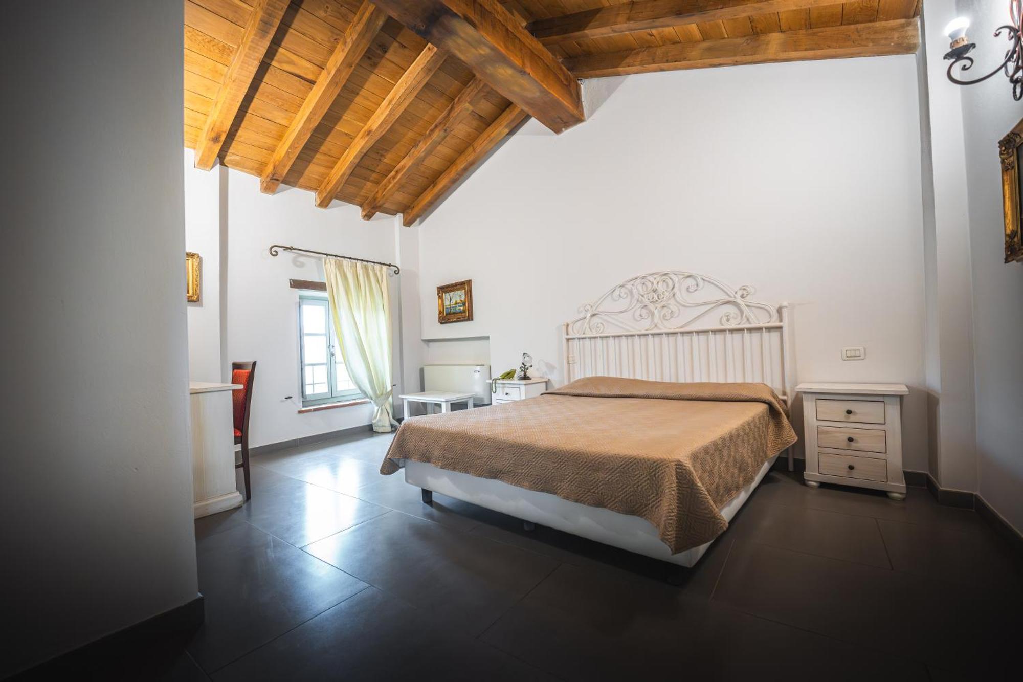 Hotel La Tavola Rotonda Cortemaggiore ห้อง รูปภาพ