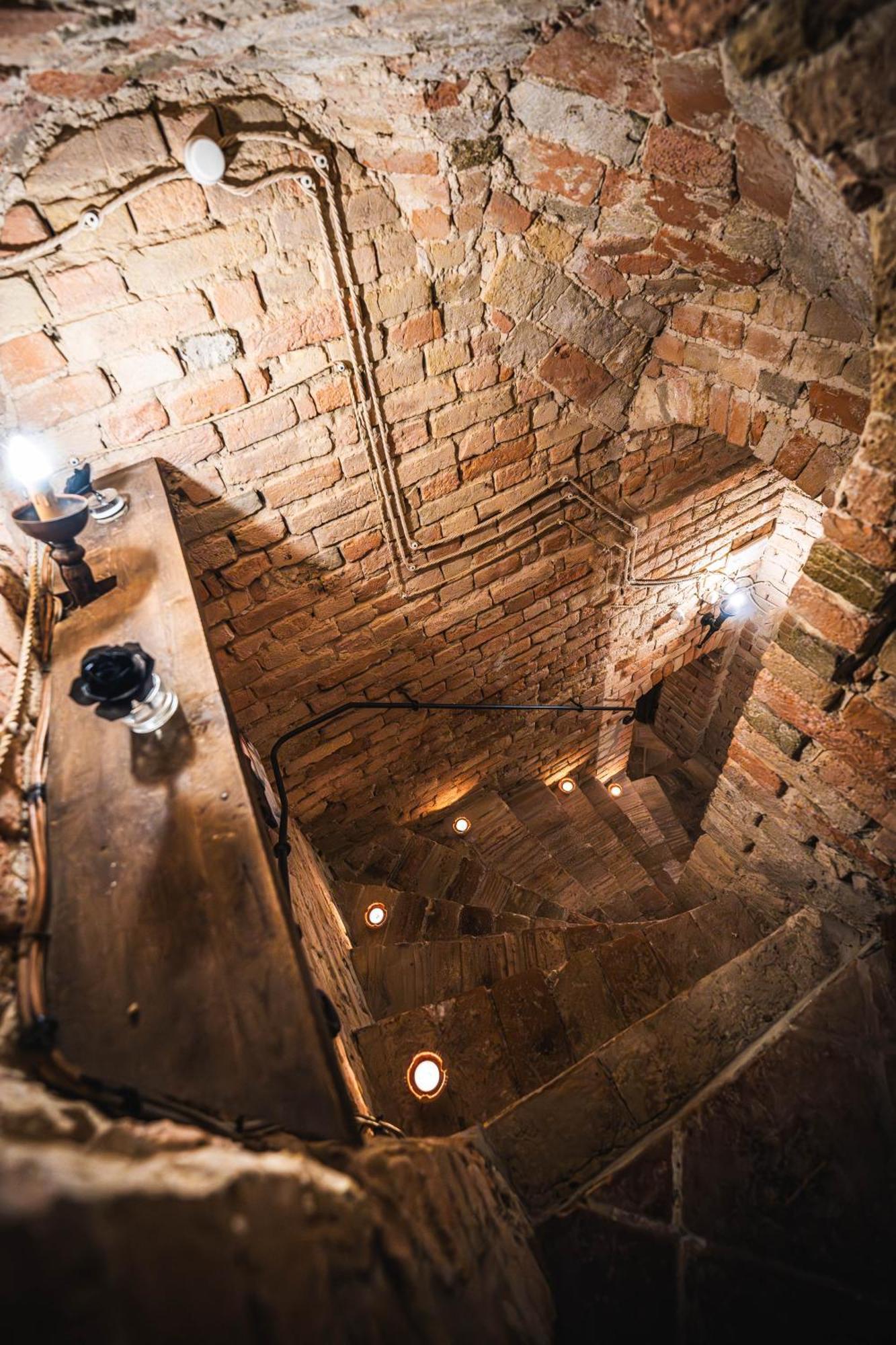 Hotel La Tavola Rotonda Cortemaggiore ภายนอก รูปภาพ