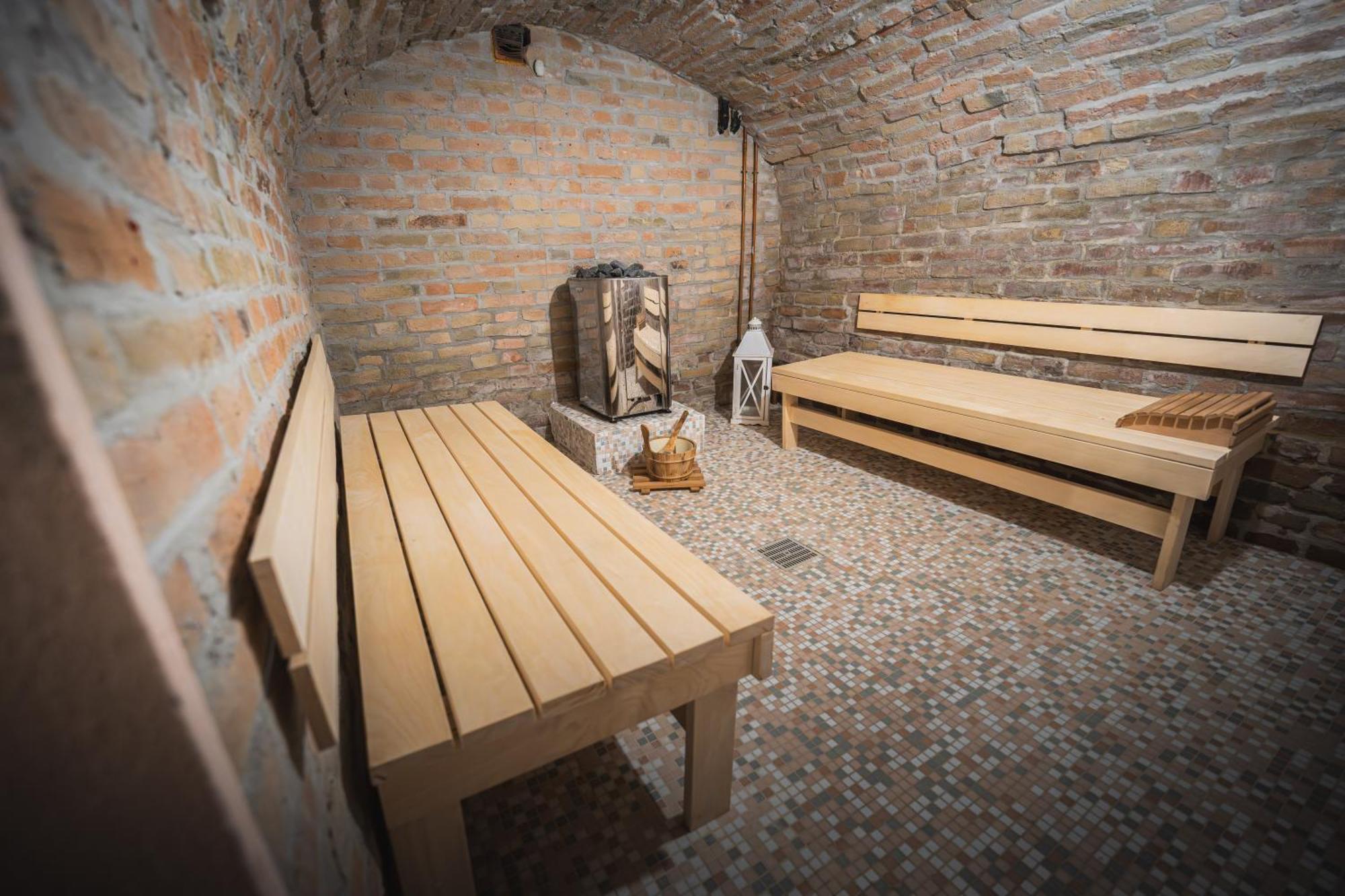 Hotel La Tavola Rotonda Cortemaggiore ภายนอก รูปภาพ